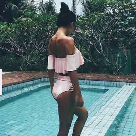 🌷Last one!🌷Ruffle High waisted Bikini - Picture 2 of 5